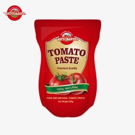 250gの甘くて辛いトマトペーストを 30%から100%の純度で スタンドアップサケットに便利に詰めています