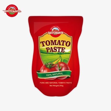 このスタンドアップサケットには 30% から 100% の純度で 250g の甘くて辛いトマトペーストが含まれています