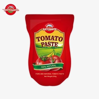 このスタンドアップサケットには 30% から 100% の純度で 250g の甘くて辛いトマトペーストが含まれています